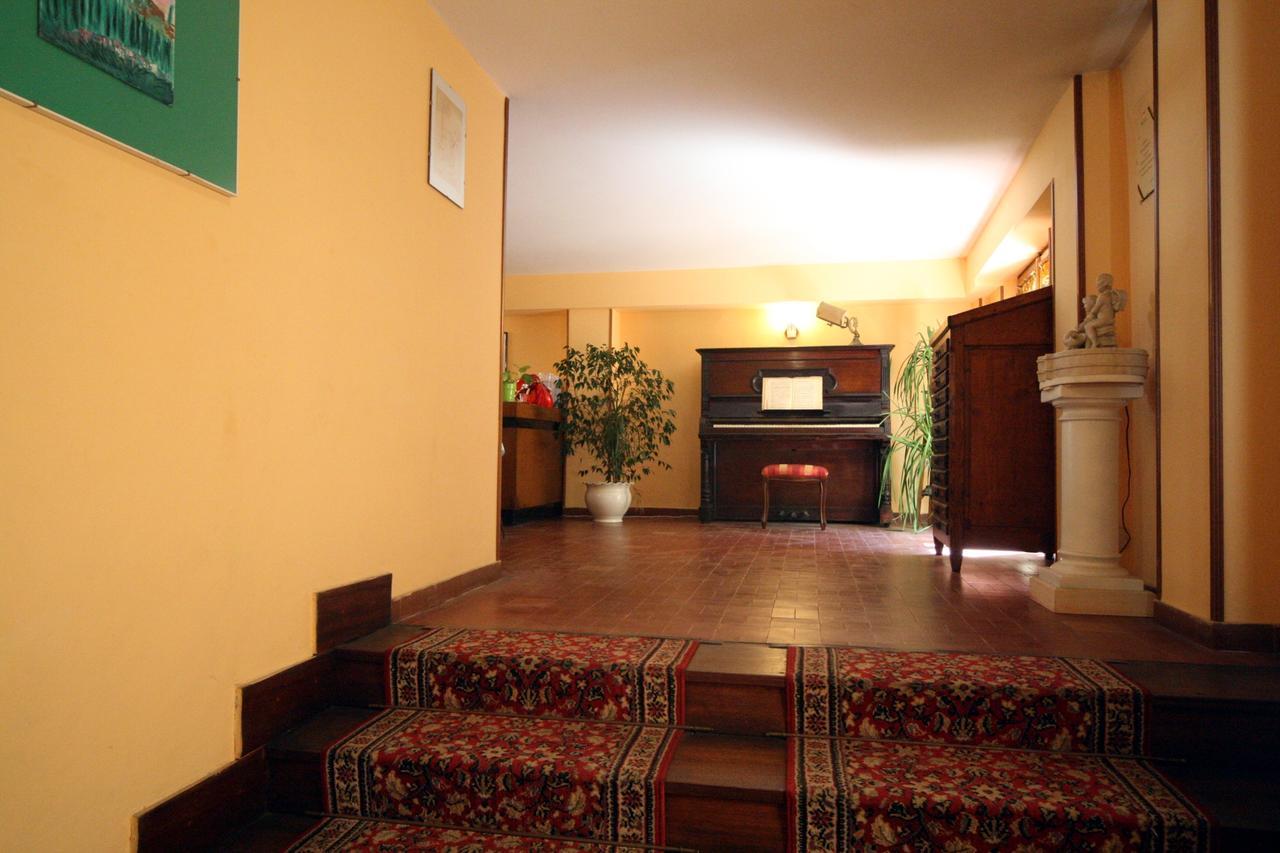 Albergo I Longobardi Chiusi Exterior photo