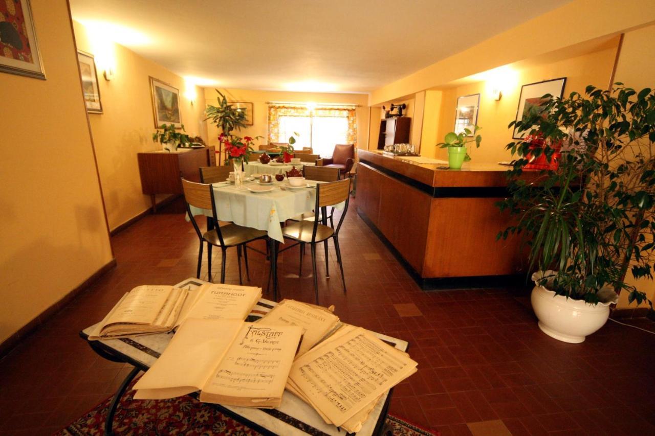 Albergo I Longobardi Chiusi Exterior photo